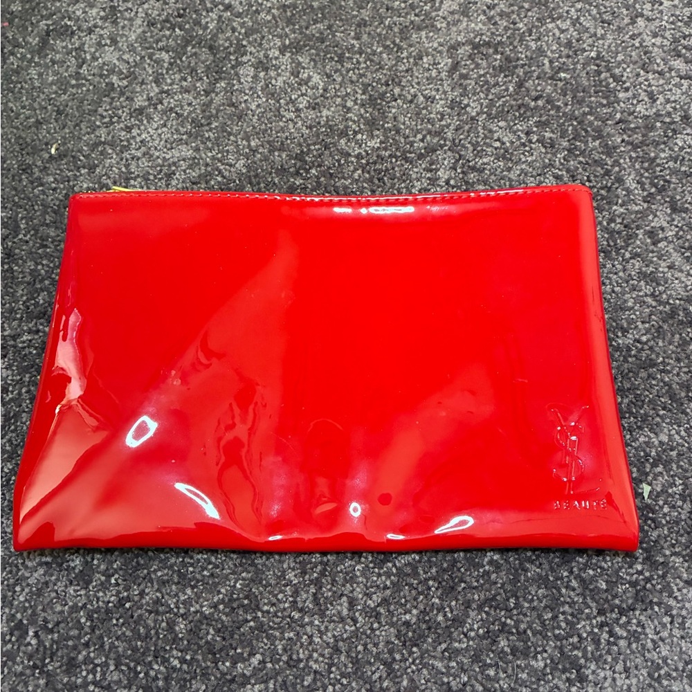 Yves Saint Laurent Red Patent Leather cosmetic bag with 1 Random beauty item - Picture 2 of 5